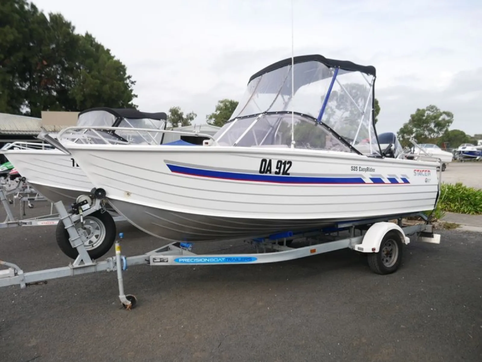 Stacer 525 Runabout fishing setup